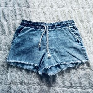 No boundaries elastic Jean short size M (7-9)
